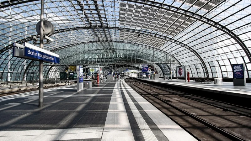Eksploracja opuszczonych kolei i stacji
