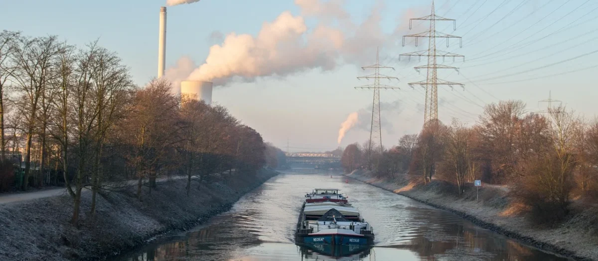 Łącząc rzeki i kanały systemy śródlądowej nawigacji